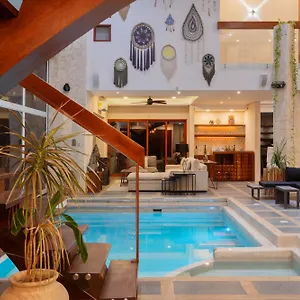https://villa-tikal.tulum-hotels.net